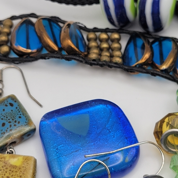 Elegant Multicolor Jewelry Glass, Ceramic & Resin Set - Picture 7 of 8